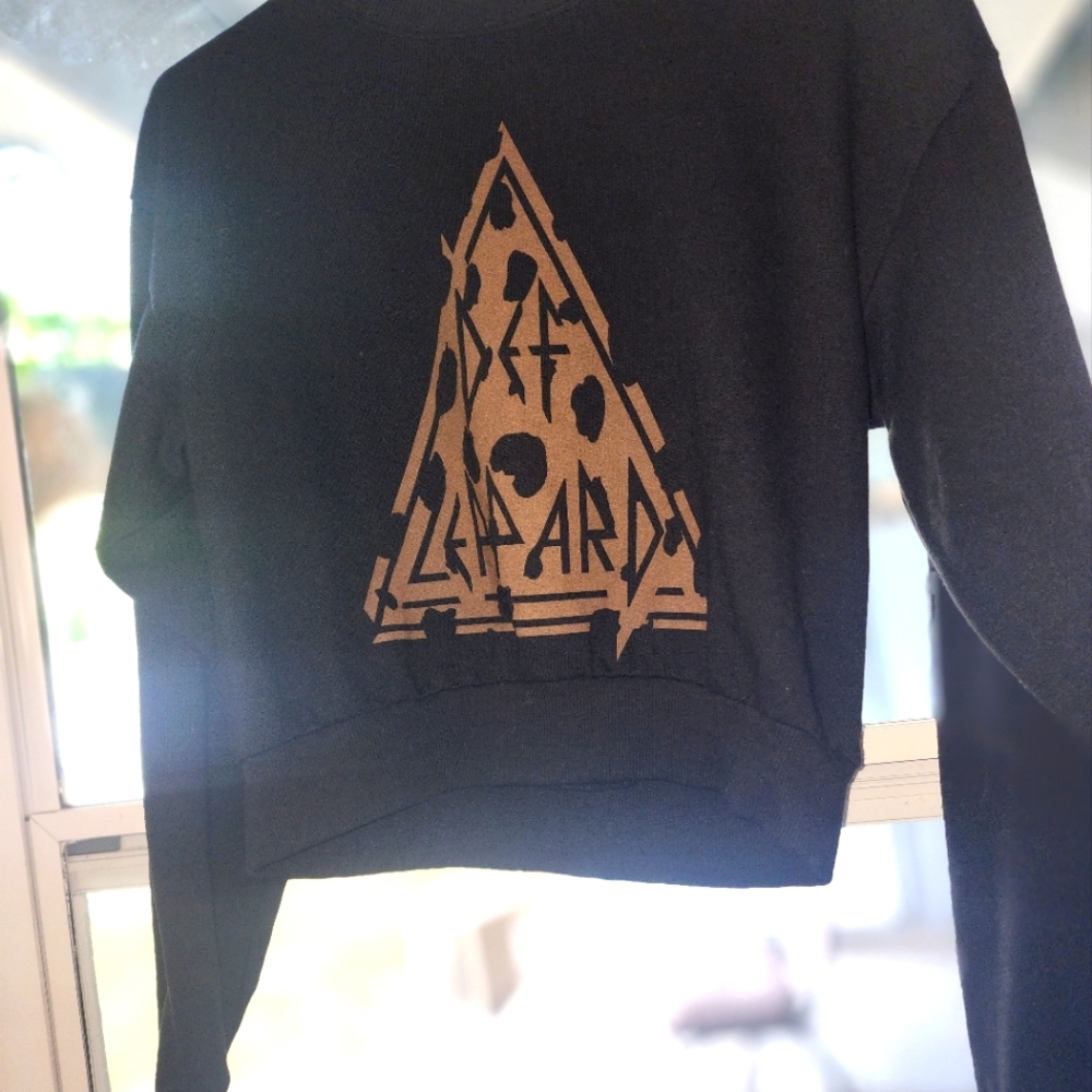 Def Leapord crew neck